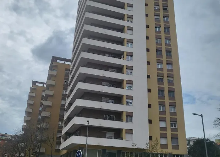 Piso Centrico De 3 Con Terraza Y Vistas ז'ירונה