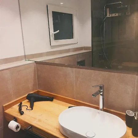 Piso Céntrico De 3 Con Terraza Y Vistas Gérone