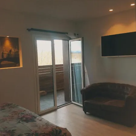 Lägenhet Piso Centrico De 3 Con Terraza Y Vistas Girona