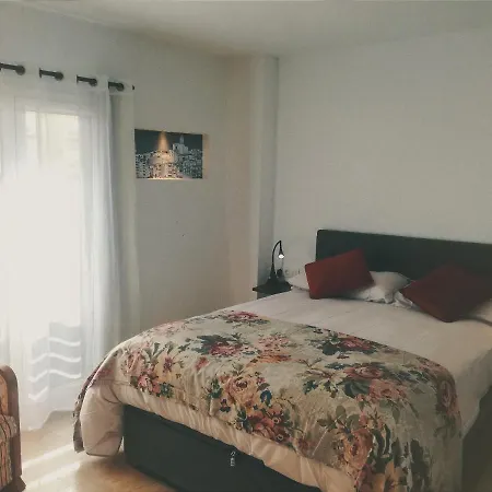 Piso Céntrico De 3 Con Terraza Y Vistas *