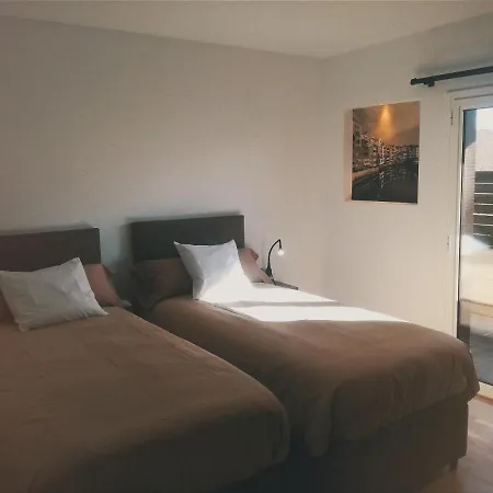 Turistic - Piso De 3 * Gerona