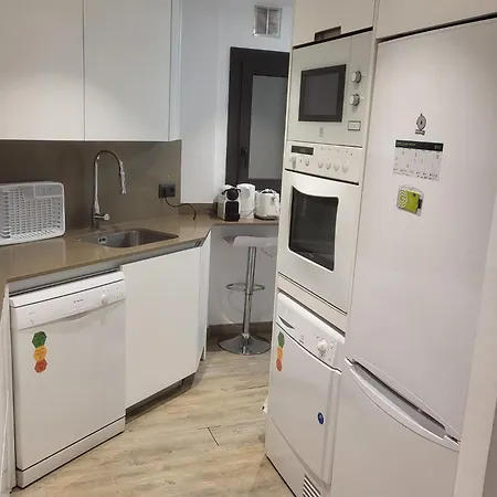 Piso Céntrico De 3 Con Terraza Y Vistas *