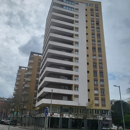 Piso Céntrico De 3 Con Terraza Y Vistas Gérone