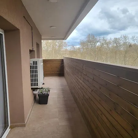 Piso Centrico De 3 Con Terraza Y Vistas * Girona