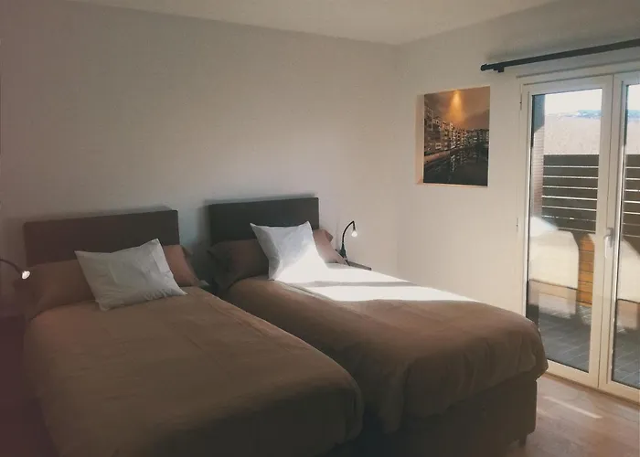 Piso Centrico De 3 Con Terraza Y Vistas * Жирона